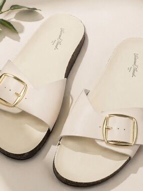 Universal Threads Cream Slide Sandals with Gold Buckle